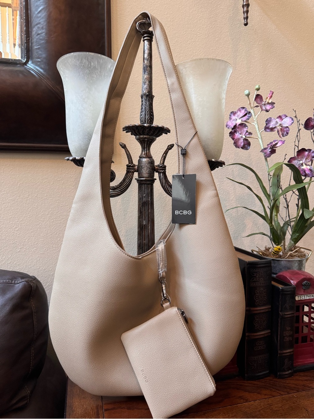 ✅NEW “BCBG” Large Tan Leather Hobo Bag - Ginger